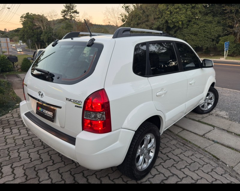 TUCSON 2.0 MPFI GLS TOP 16V 143CV 2WD FLEX 4P AUTOMÁTICO - 2017 - NOVA PETRóPOLIS