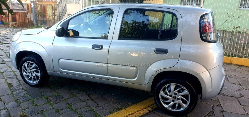 UNO 1.0 EVO ATTRACTIVE 8V FLEX 4P MANUAL - 2016 - CAXIAS DO SUL