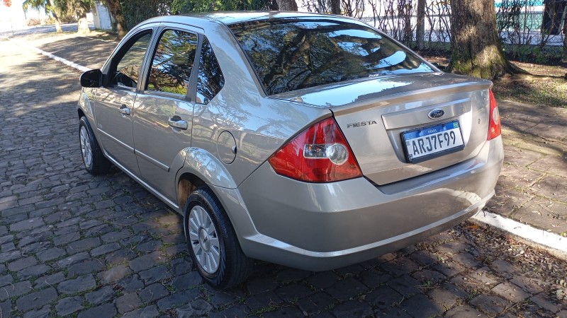 FIESTA 1.6 MPI SEDAN 8V FLEX 4P MANUAL - 2009 - FARROUPILHA