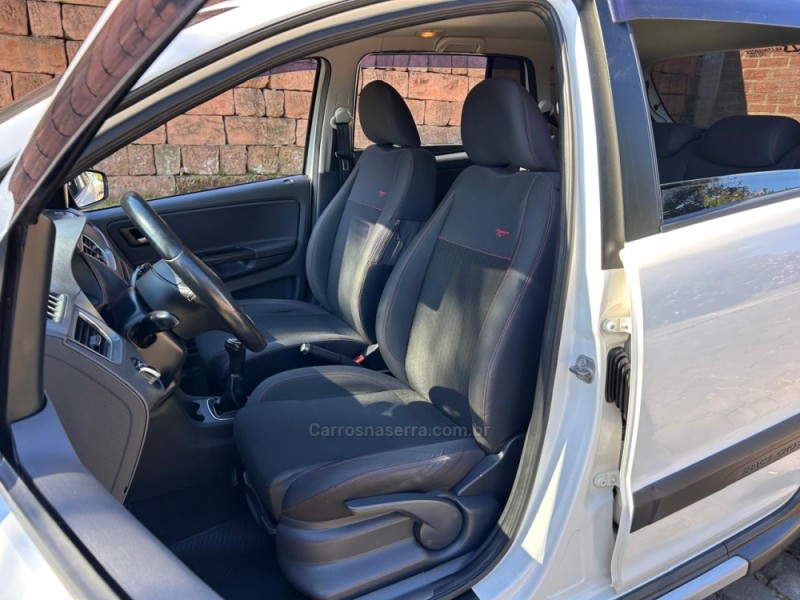 SPACE CROSS 1.6 MI 8V FLEX 4P MANUAL - 2014 - VENâNCIO AIRES