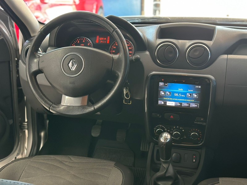 DUSTER 1.6 DYNAMIQUE 4X2 16V FLEX 4P MANUAL - 2014 - CAXIAS DO SUL