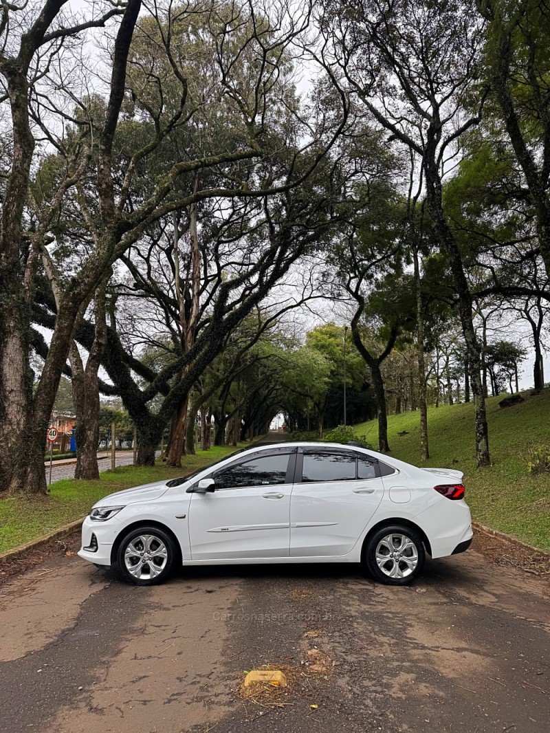 ONIX 1.0	PREMIER PLUS 8V TURBO FLEX 4P AUTOMÁTICO - 2022 - PASSO FUNDO