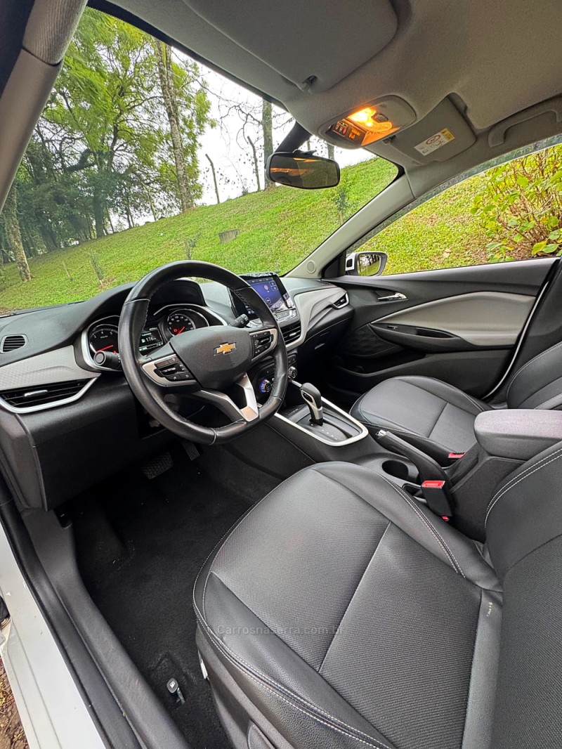 ONIX 1.0	PREMIER PLUS 8V TURBO FLEX 4P AUTOMÁTICO - 2022 - PASSO FUNDO