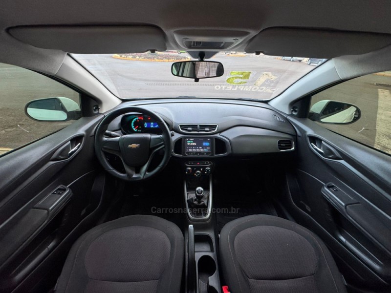 ONIX 1.4 MPFI LT 8V FLEX 4P MANUAL - 2015 - TAPEJARA