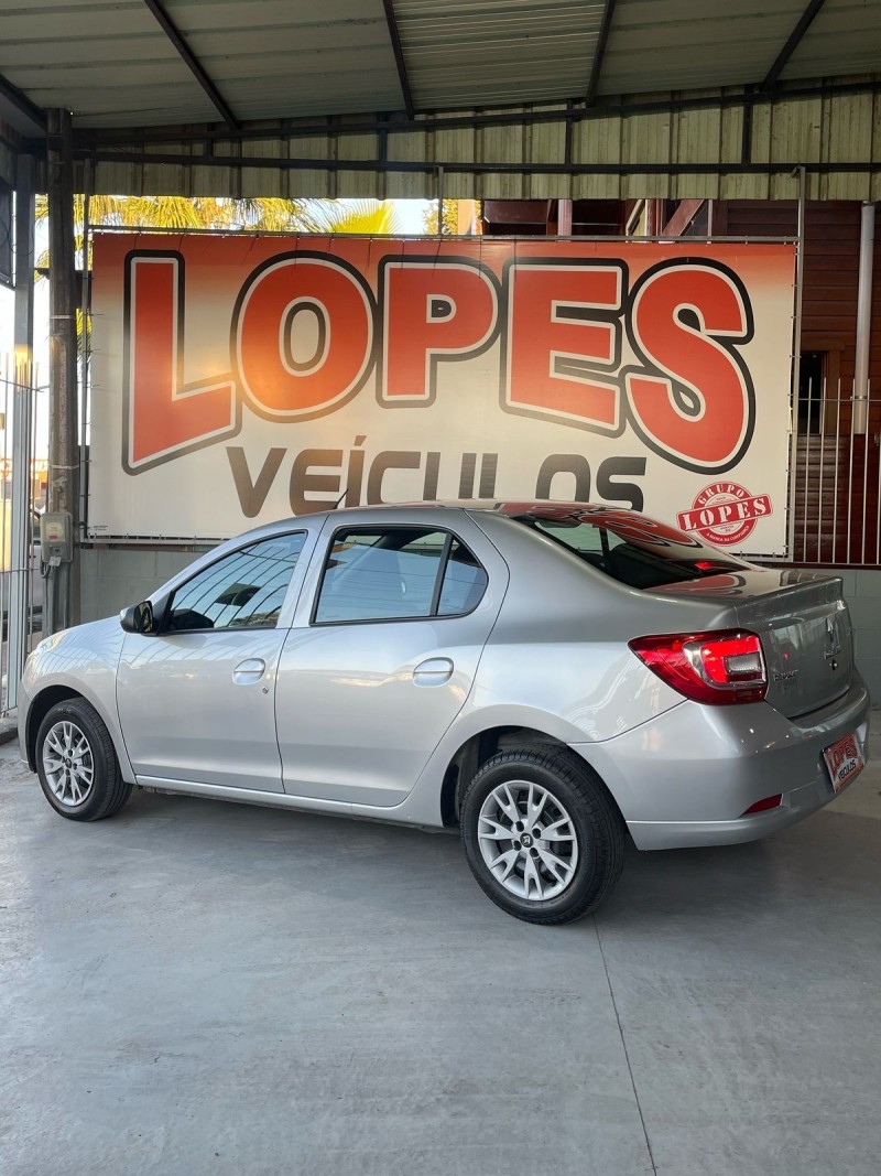 LOGAN 1.0 LIFE 12V FLEX 4P MANUAL - 2021 - PORTãO