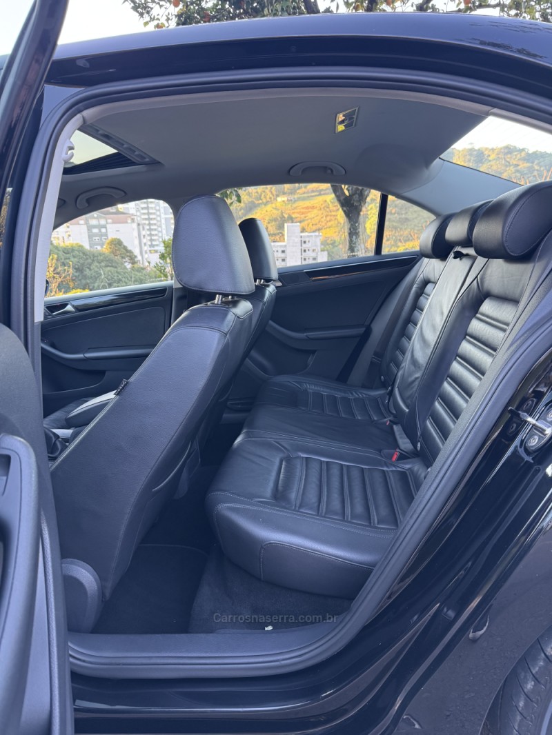 JETTA 2.0 TSI HIGHLINE 211CV GASOLINA 4P DSG - 2016 - NOVA ARAçá