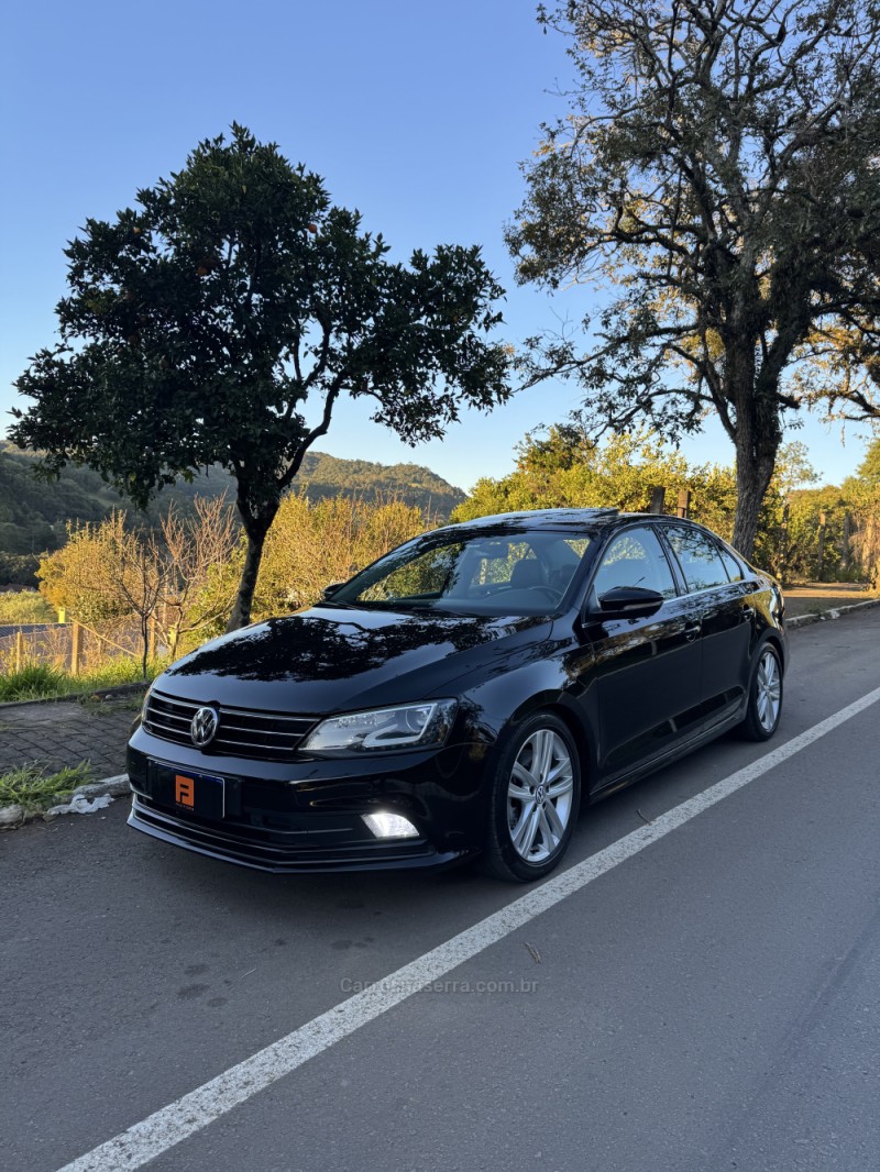 JETTA 2.0 TSI HIGHLINE 211CV GASOLINA 4P DSG - 2016 - NOVA ARAçá