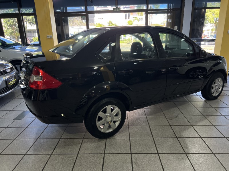 FIESTA 1.6 MPI CLASS SEDAN 8V FLEX 4P MANUAL - 2010 - CAXIAS DO SUL