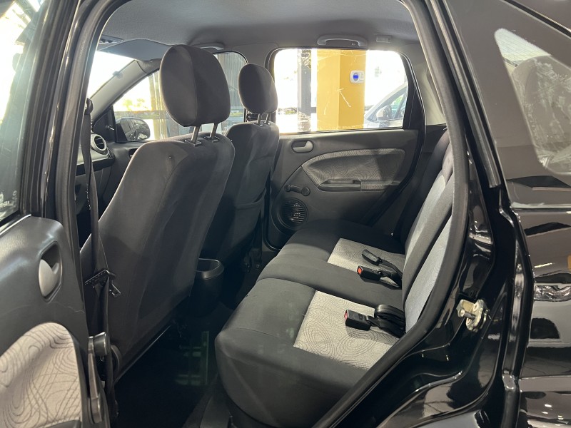 FIESTA 1.6 MPI CLASS SEDAN 8V FLEX 4P MANUAL - 2010 - CAXIAS DO SUL