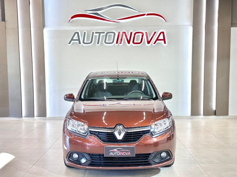 LOGAN 1.6 EXPRESSION 8V HI-FLEX 4P MANUAL - 2015 - IVOTI
