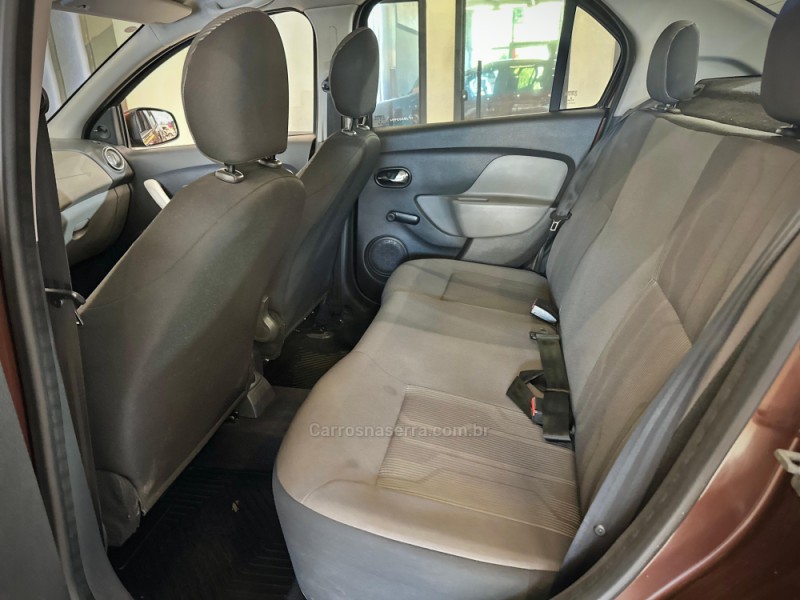 LOGAN 1.6 EXPRESSION 8V HI-FLEX 4P MANUAL - 2015 - IVOTI