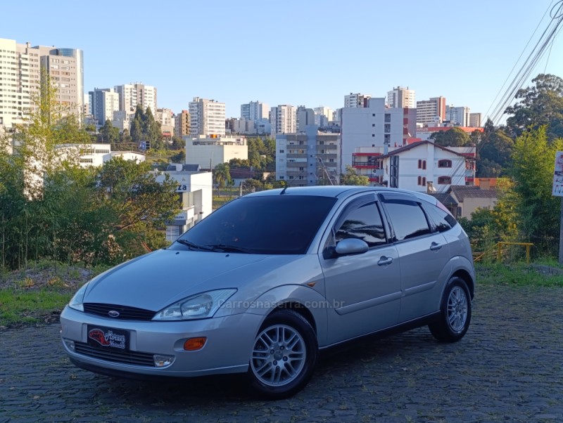 focus 2.0 ghia 16v flex 4p manual 2003 caxias do sul