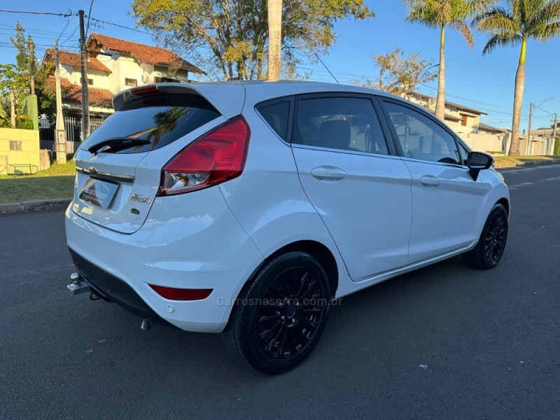 FIESTA 1.6 TITANIUM HATCH 16V FLEX 4P AUTOMÁTICO - 2014 - SãO LEOPOLDO