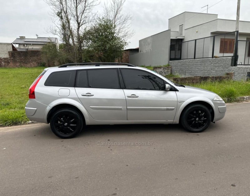MÉGANE 1.6 DYNAMIQUE GRAND TOUR 16V FLEX 4P MANUAL - 2012 - CAMPO BOM