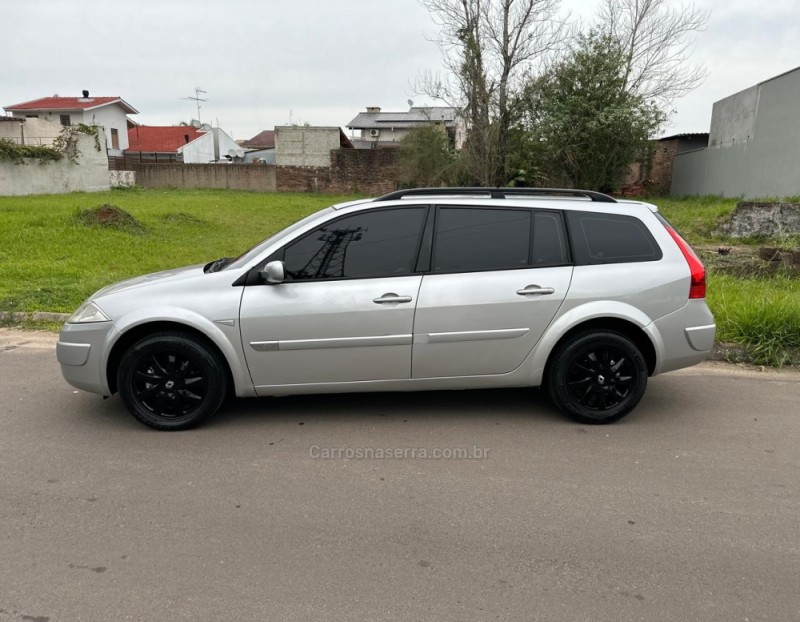 MÉGANE 1.6 DYNAMIQUE GRAND TOUR 16V FLEX 4P MANUAL - 2012 - CAMPO BOM