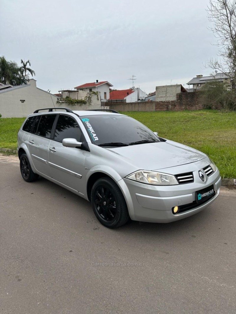 MÉGANE 1.6 DYNAMIQUE GRAND TOUR 16V FLEX 4P MANUAL - 2012 - CAMPO BOM