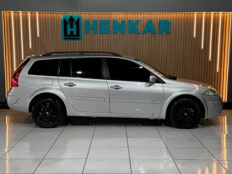 MÉGANE 1.6 DYNAMIQUE GRAND TOUR 16V FLEX 4P MANUAL - 2012 - CAMPO BOM