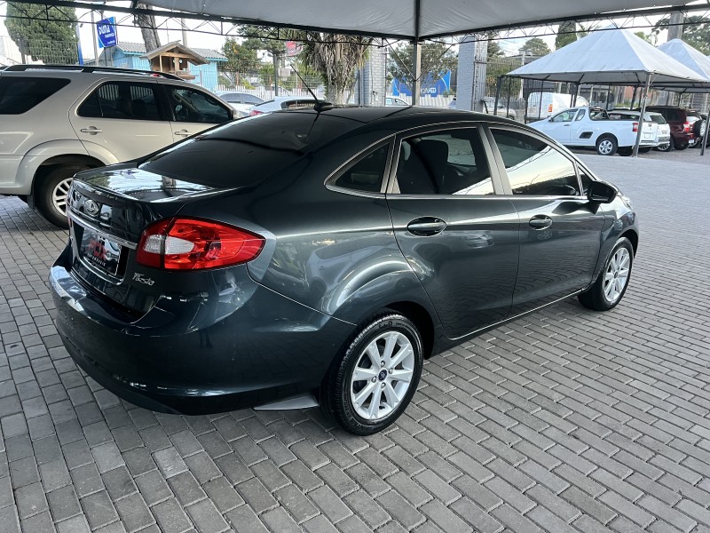 FIESTA 1.6 SE SEDAN 16V FLEX 4P MANUAL - 2011 - CAXIAS DO SUL