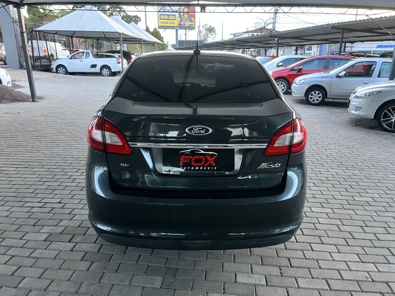 FIESTA 1.6 SE SEDAN 16V FLEX 4P MANUAL - 2011 - CAXIAS DO SUL
