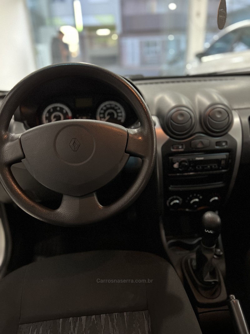 SANDERO 1.0 AUTHENTIQUE 16V FLEX 4P MANUAL - 2012 - CAXIAS DO SUL