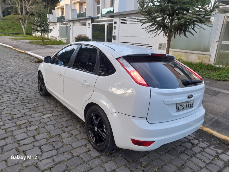 FOCUS 1.6 GLX 16V FLEX 4P MANUAL - 2013 - FARROUPILHA
