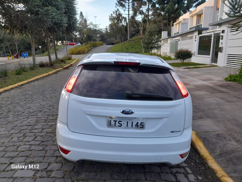 FOCUS 1.6 GLX 16V FLEX 4P MANUAL - 2013 - FARROUPILHA