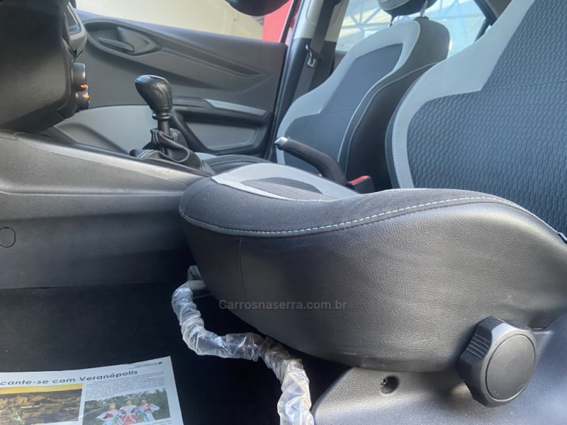ONIX 1.0 MPFI LT 8V FLEX 4P MANUAL - 2015 - NOVA PRATA