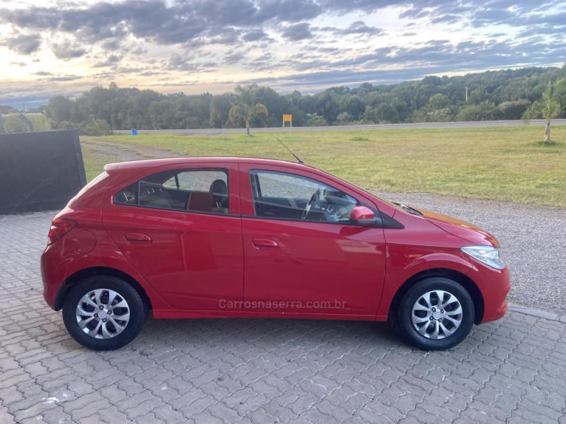 ONIX 1.0 MPFI LT 8V FLEX 4P MANUAL - 2015 - NOVA PRATA