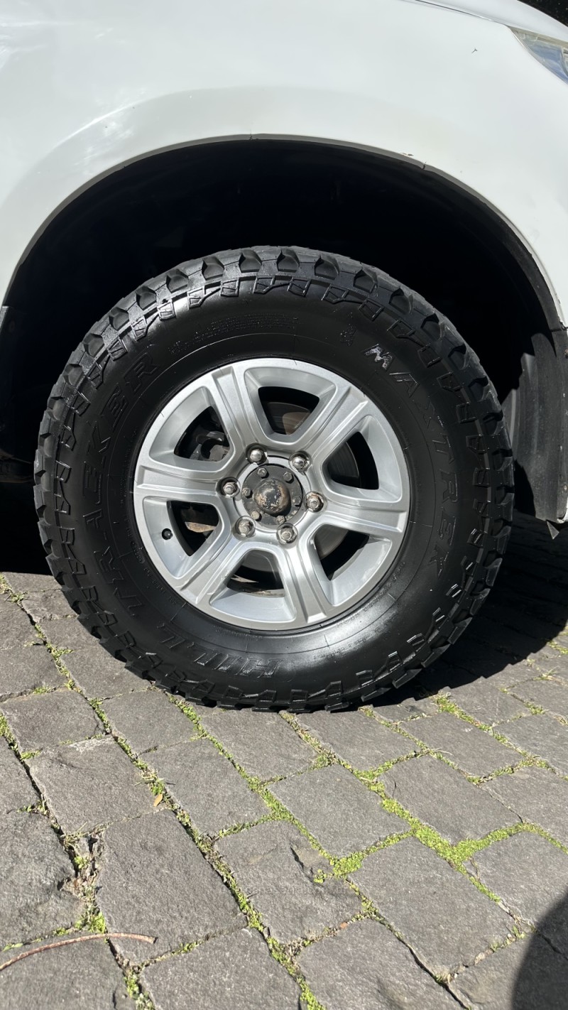 S10 2.8 LS 4X2 CD 16V TURBO DIESEL 4P MANUAL - 2013 - CAXIAS DO SUL