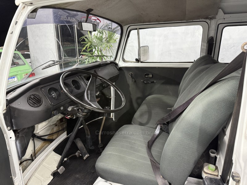 KOMBI 1.6 MI STD LOTAÇÃO 8V GASOLINA 3P MANUAL - 1992 - SAPIRANGA