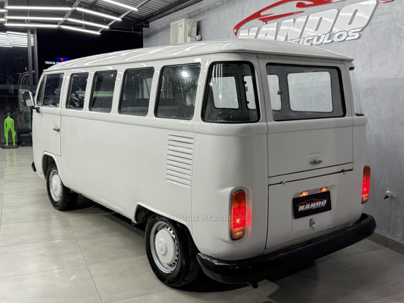 KOMBI 1.6 MI STD LOTAÇÃO 8V GASOLINA 3P MANUAL - 1992 - SAPIRANGA