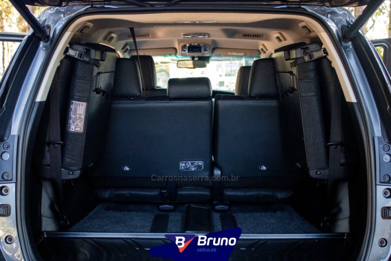 HILUX SW4 2.8 4X4 SRX PLATINUM TURBO 7 LUGARES DIESEL 4P AUTOMÁTICO - 2024 - PALMEIRA DAS MISSõES