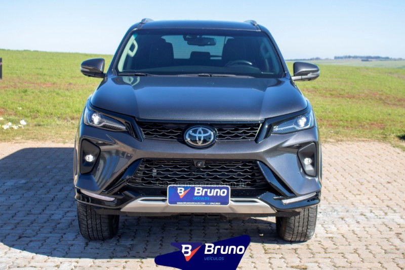 HILUX SW4 2.8 4X4 SRX PLATINUM TURBO 7 LUGARES DIESEL 4P AUTOMÁTICO - 2024 - PALMEIRA DAS MISSõES