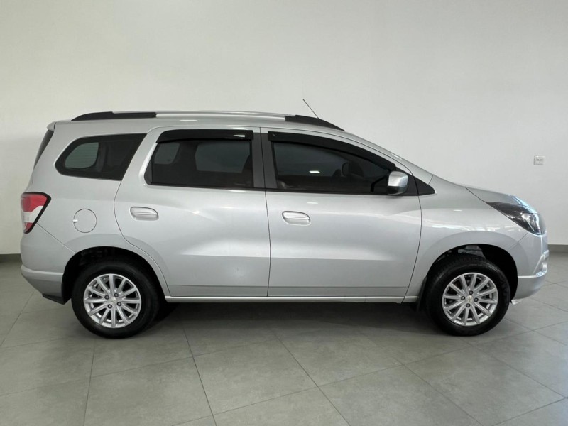 SPIN 1.8 LT 8V FLEX 4P MANUAL - 2016 - FARROUPILHA