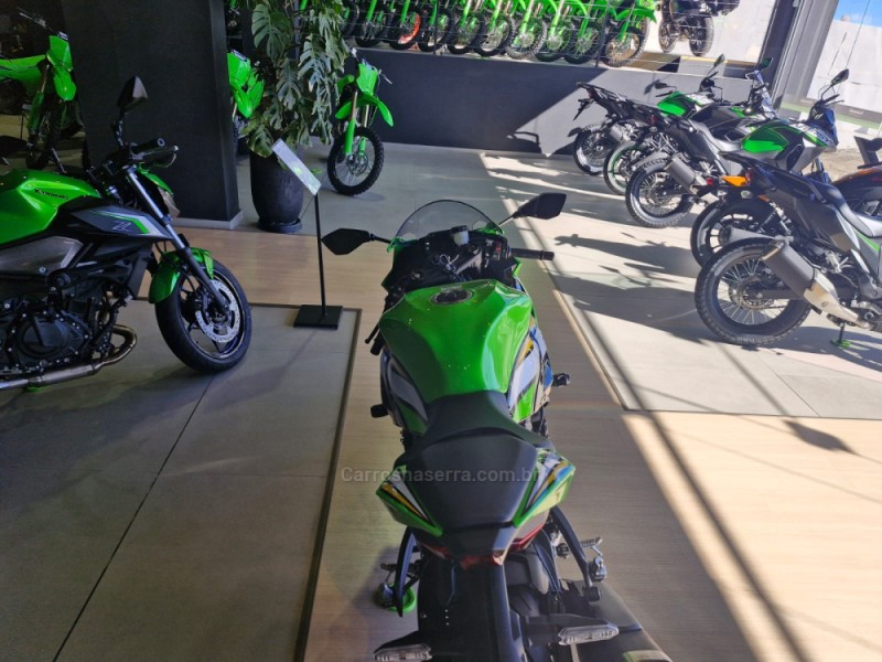 NINJA ZX-6R 636  - 2025 - CAXIAS DO SUL