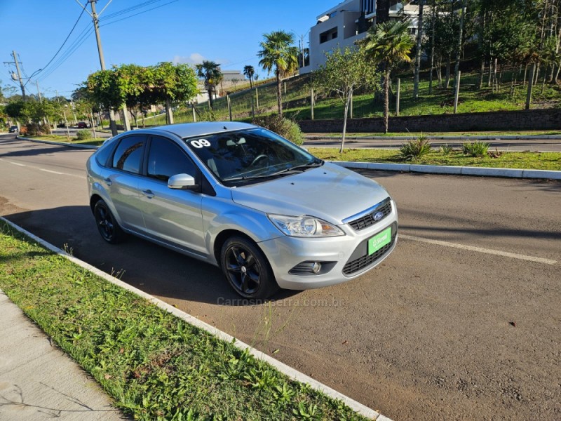 FOCUS 2.0 GLX 16V GASOLINA 4P MANUAL - 2009 - VERANóPOLIS