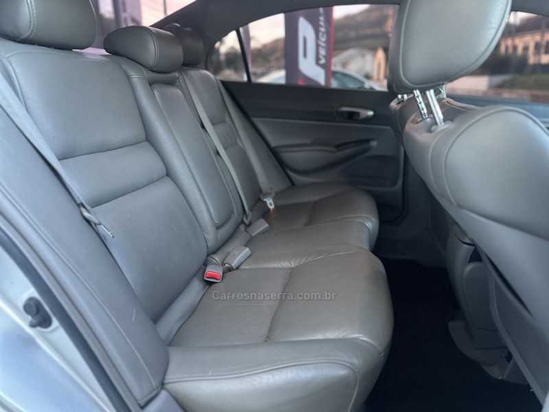 CIVIC 1.8 LXL 16V FLEX 4P AUTOMÁTICO - 2011 - TUPANDI