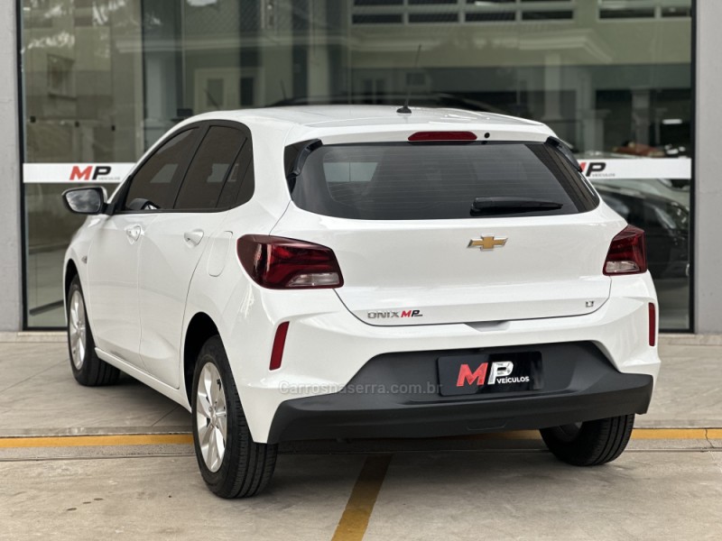 ONIX 1.0 LT 12V FLEX 4P MANUAL - 2021 - TUPANDI
