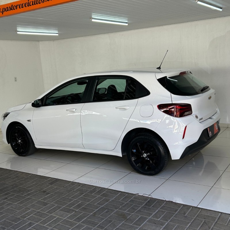 ONIX 1.0 LT 12V TURBO FLEX 4P MANUAL - 2021 - VACARIA