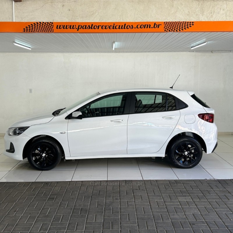 ONIX 1.0 LT 12V TURBO FLEX 4P MANUAL - 2021 - VACARIA