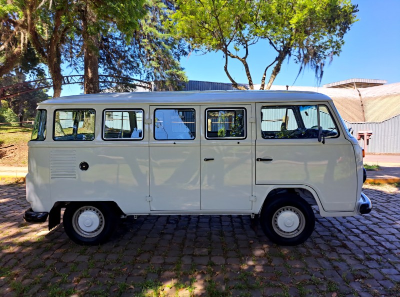 KOMBI 1.6 STD 8V GASOLINA 3P MANUAL - 1995 - CAXIAS DO SUL