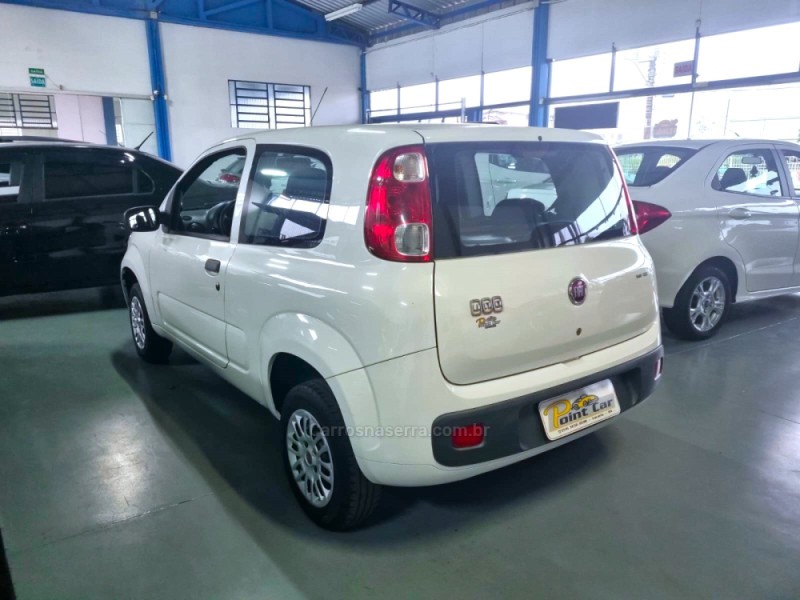 UNO 1.0 EVO VIVACE 8V FLEX 2P MANUAL - 2014 - VACARIA