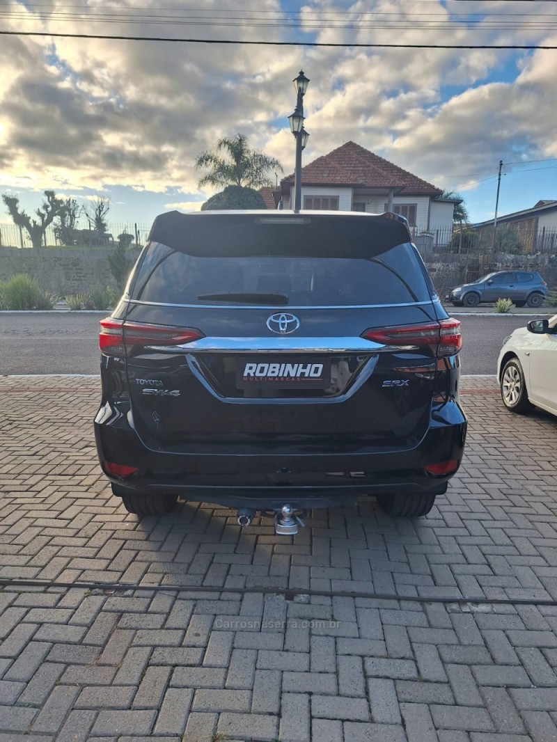 HILUX SW4 2.8 SRX 4X4 DIAMOND 16V TURBO DIESEL 4P 7 LUGARES AUTOMÁTICO - 2021 - CAMBARá DO SUL