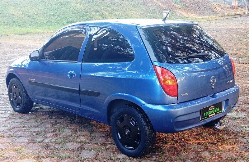 CELTA 1.0 MPFI 8V GASOLINA 4P MANUAL - 2001 - CAXIAS DO SUL