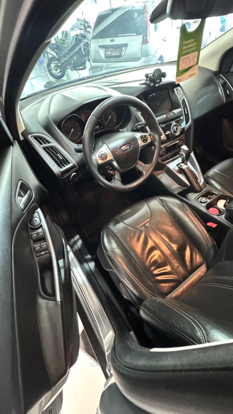 FOCUS 2.0 TITANIUM 16V FLEX 4P AUTOMÁTICO - 2015 - MONTENEGRO