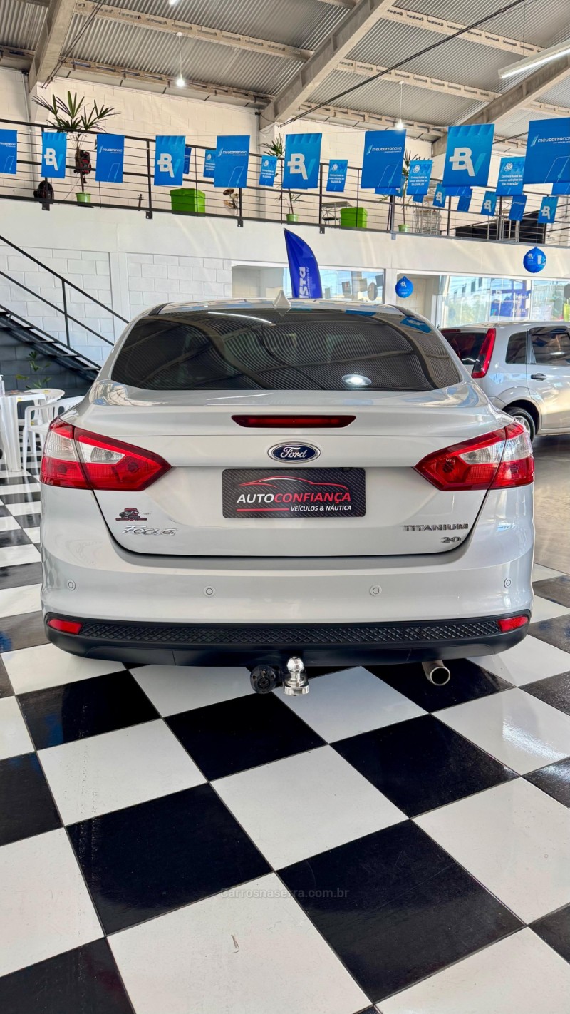 FOCUS 2.0 TITANIUM 16V FLEX 4P AUTOMÁTICO - 2015 - MONTENEGRO