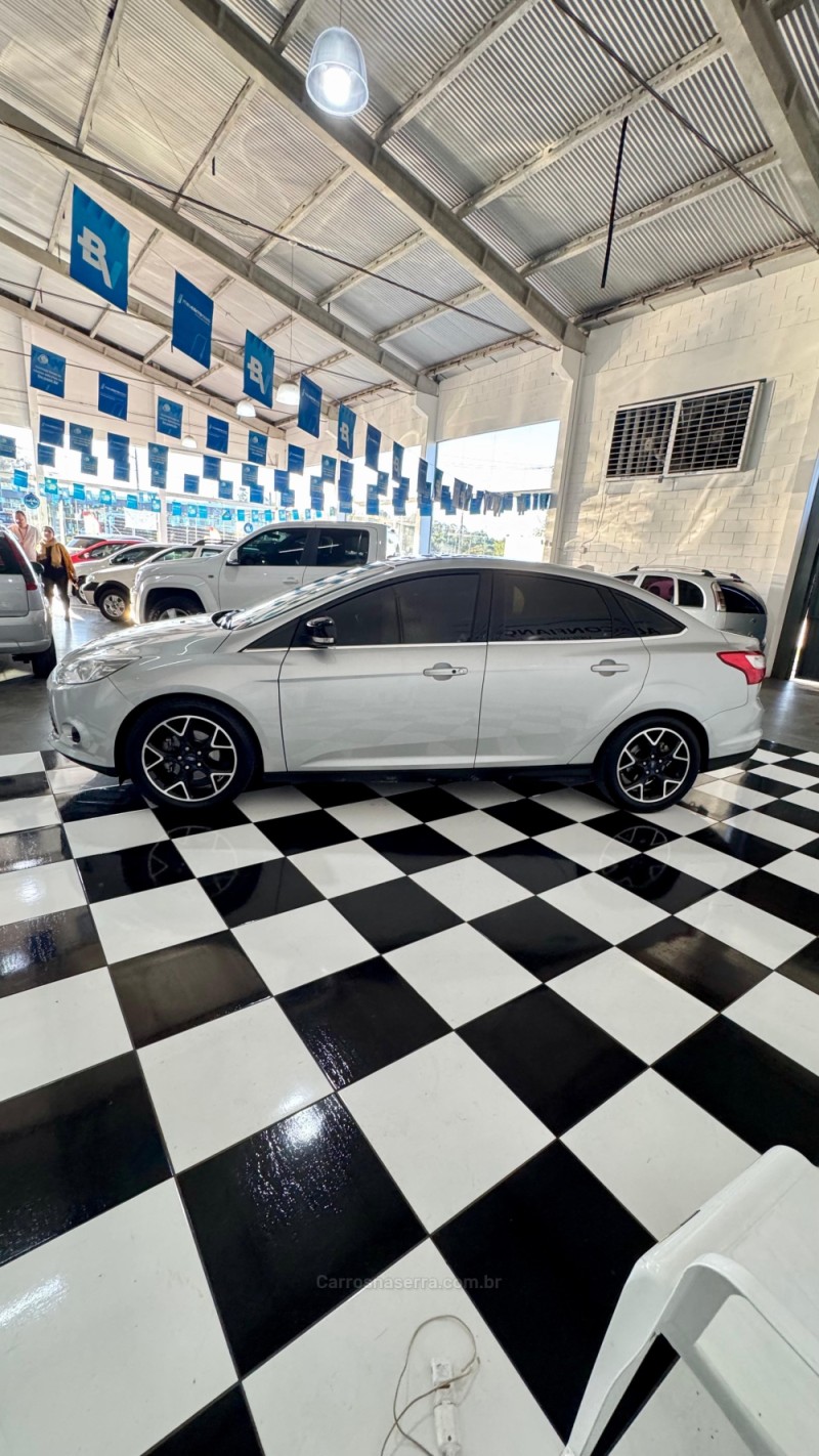 FOCUS 2.0 TITANIUM 16V FLEX 4P AUTOMÁTICO - 2015 - MONTENEGRO