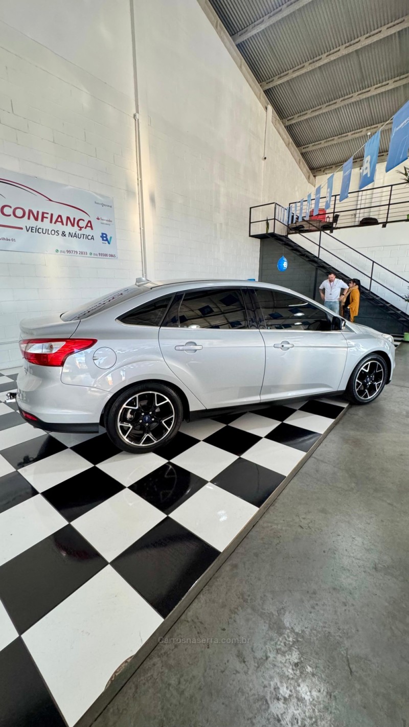 FOCUS 2.0 TITANIUM 16V FLEX 4P AUTOMÁTICO - 2015 - MONTENEGRO