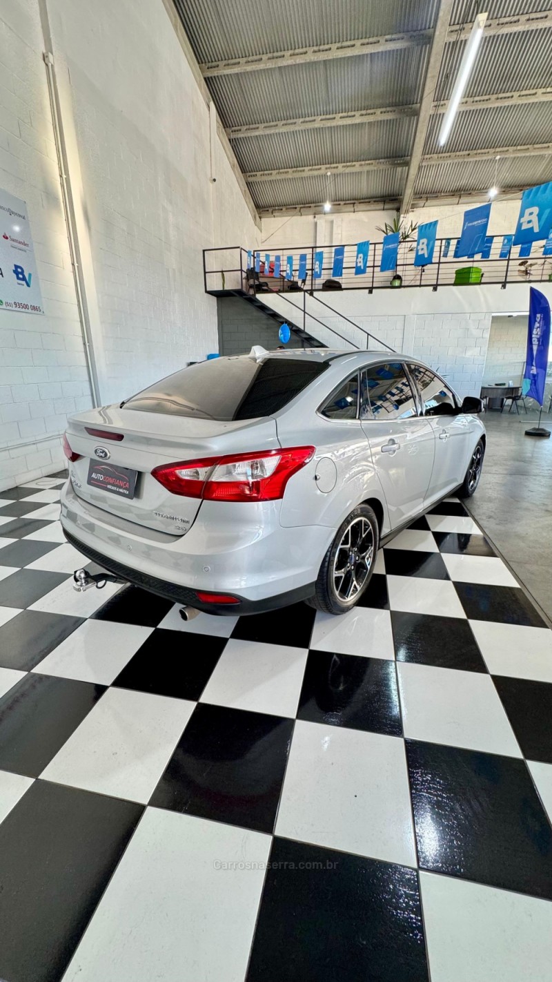 FOCUS 2.0 TITANIUM 16V FLEX 4P AUTOMÁTICO - 2015 - MONTENEGRO