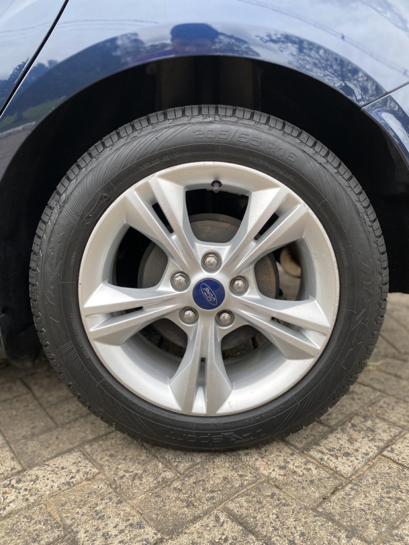 FOCUS 1.6 SE 16V FLEX 4P AUTOMÁTICO - 2014 - CAXIAS DO SUL
